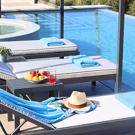 Schoenes Haus In Mit Privatem Pool Und Bergblick בית נופש גאורגיופוליס