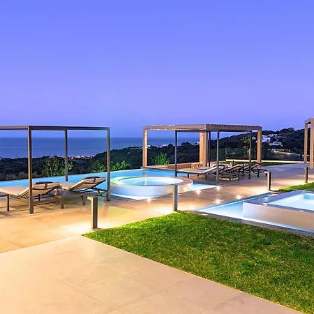 Schoenes Haus In Mit Privatem Pool Und Bergblick בית נופש *